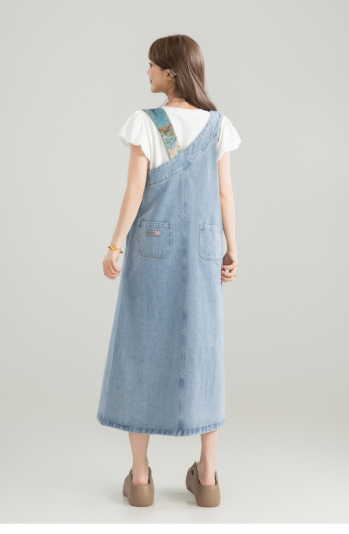 スカート ワッペン付き ゆったりデニムジャンパースカート