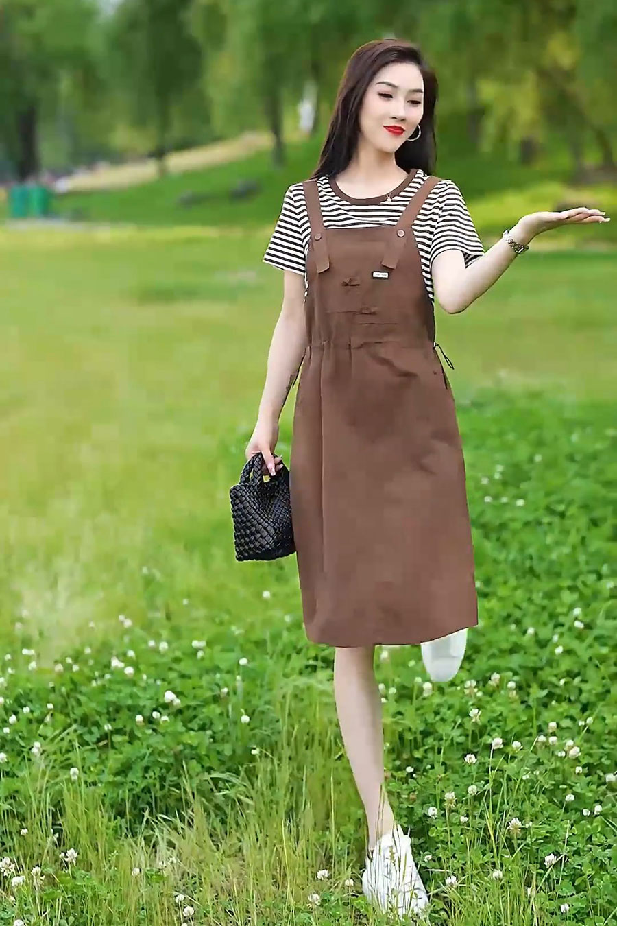 https://fulmo-img-server.com/skirtsalon/f9ff23fb-40e4-4924-b1cd-47745658e3ed.jpg