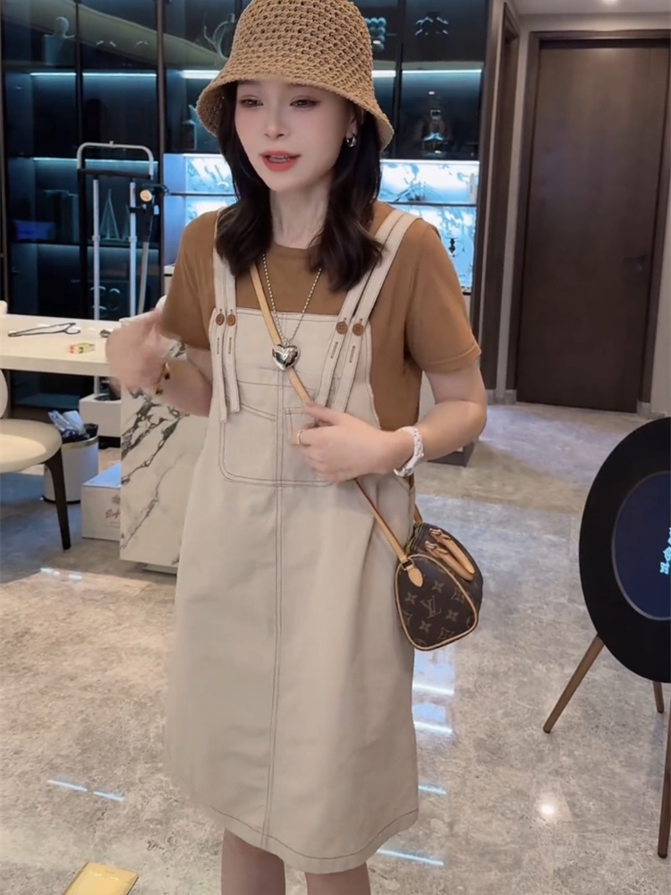 https://fulmo-img-server.com/skirtsalon/faa73c70-a8c1-4d98-9404-96d9704df8bc.jpg