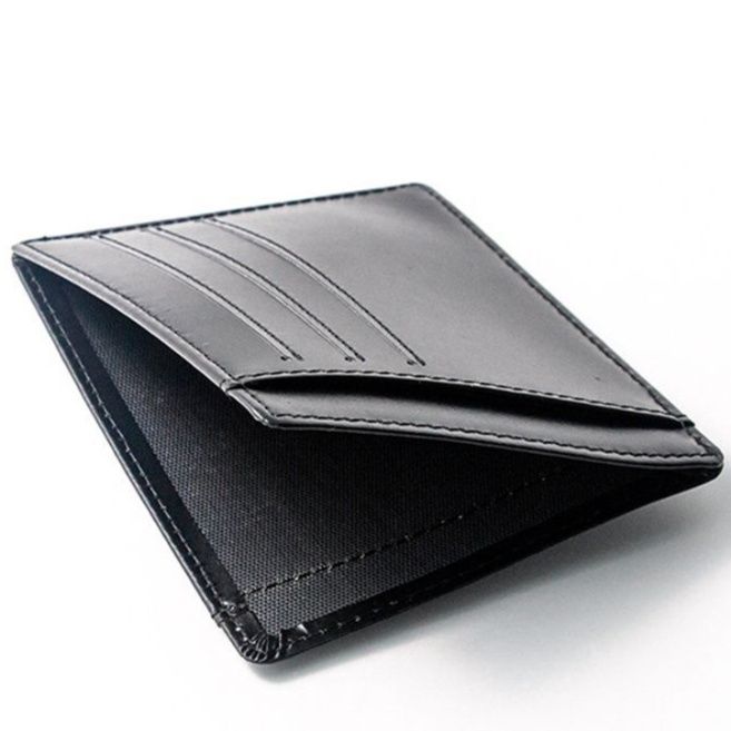 フラグメント ケース ブラック 薄型本革二つ折り札入れカード段付き