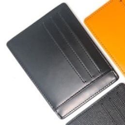 フラグメント ケース ブラック 薄型本革二つ折り札入れカード段付き