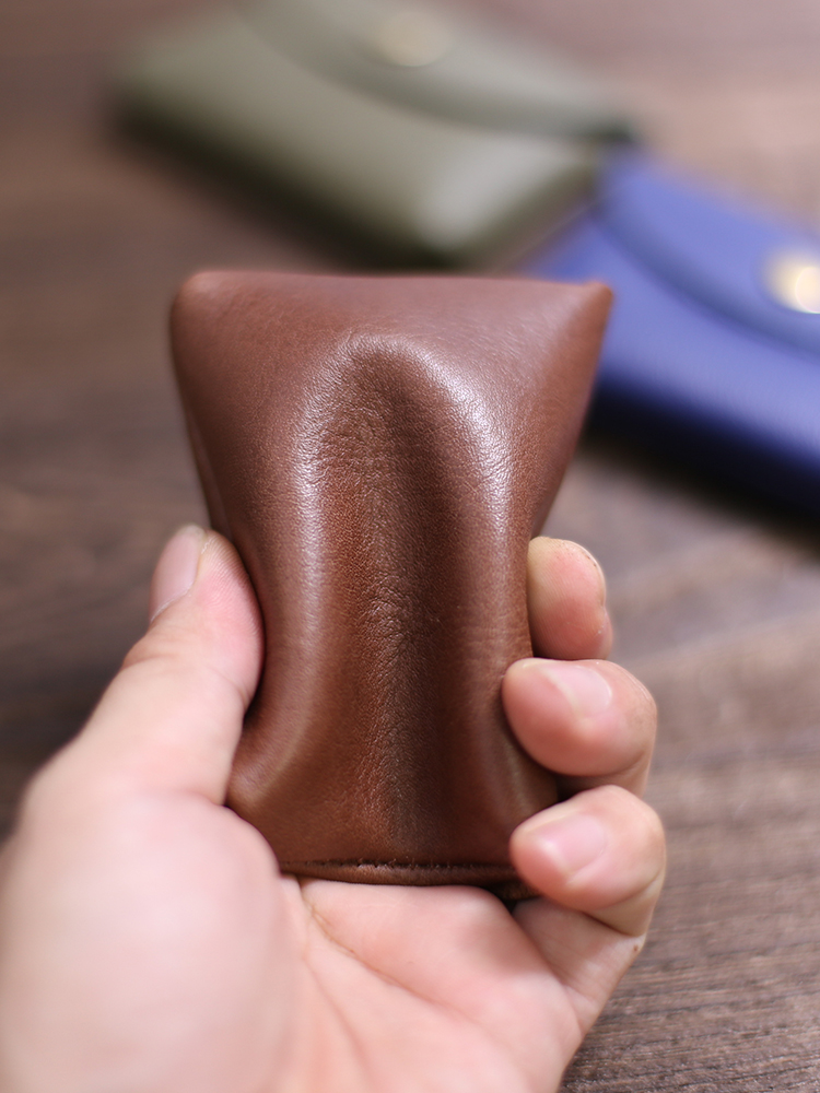 フラグメントケース ポケット巻き革製名刺入れ