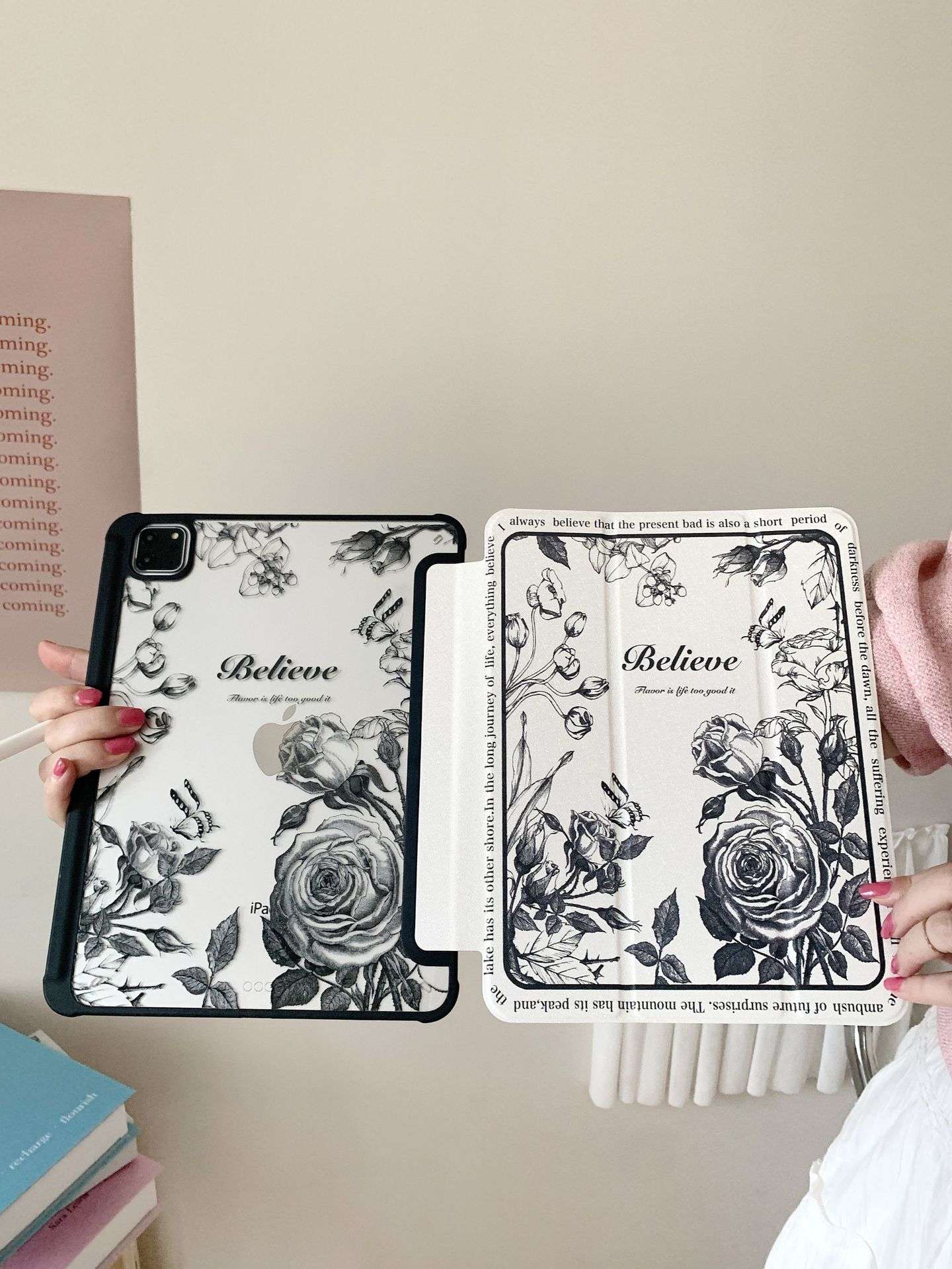 カードケース  花柄モチーフ 信念を持つ iPadケース
