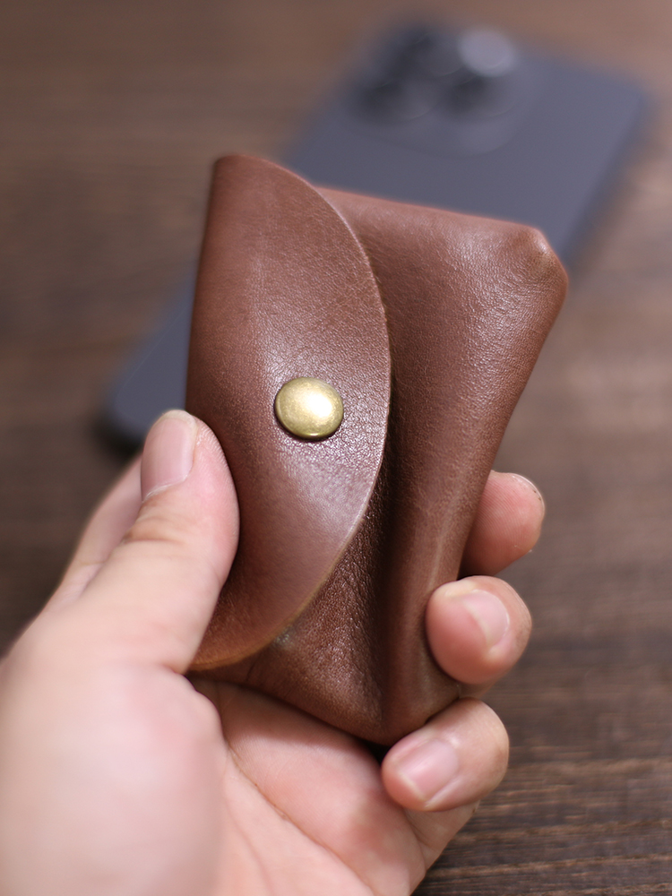 フラグメントケース ポケット巻き革製名刺入れ
