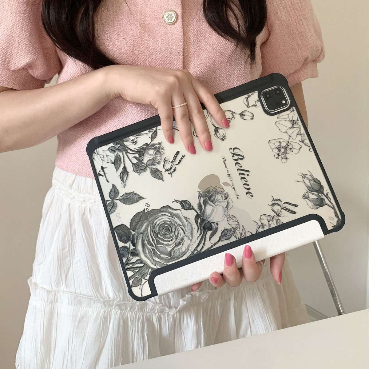 カードケース  花柄モチーフ 信念を持つ iPadケース