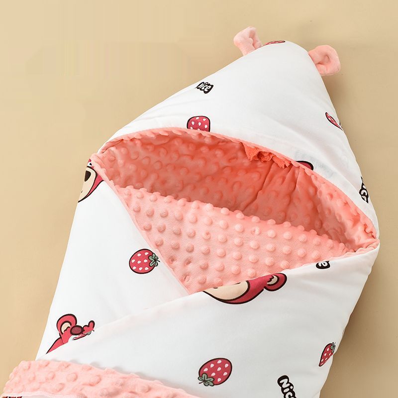 スリーパー 新生児用くま柄いちご模様フード付きおくるみスリーパー