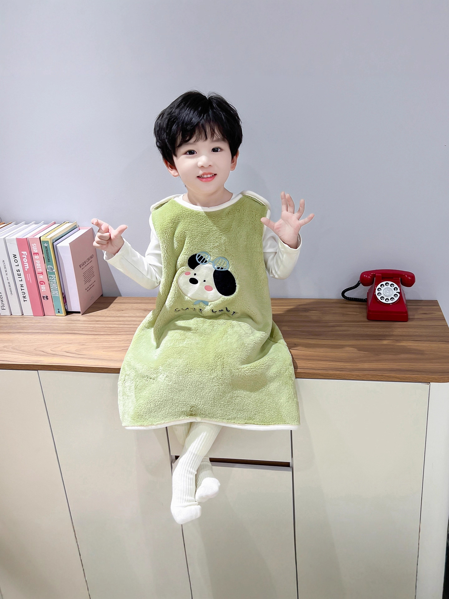 可愛い子犬刺繍ベスト型もこもこスリーパー