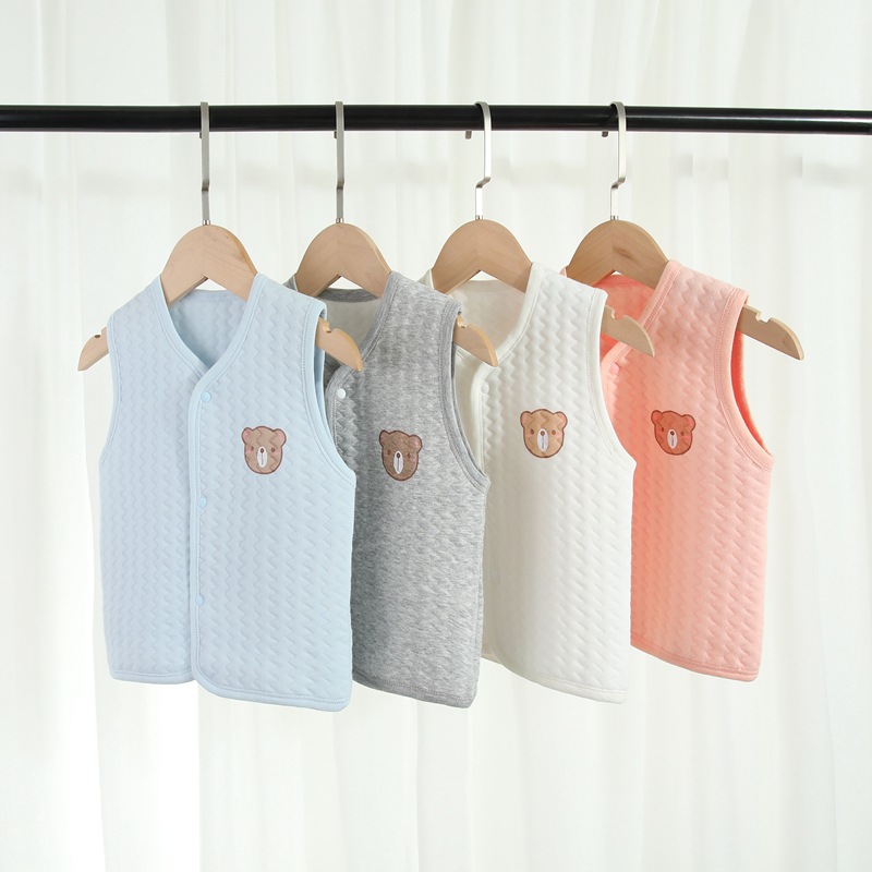 スリーパー くまさんワンポイント刺繍キルトベスト