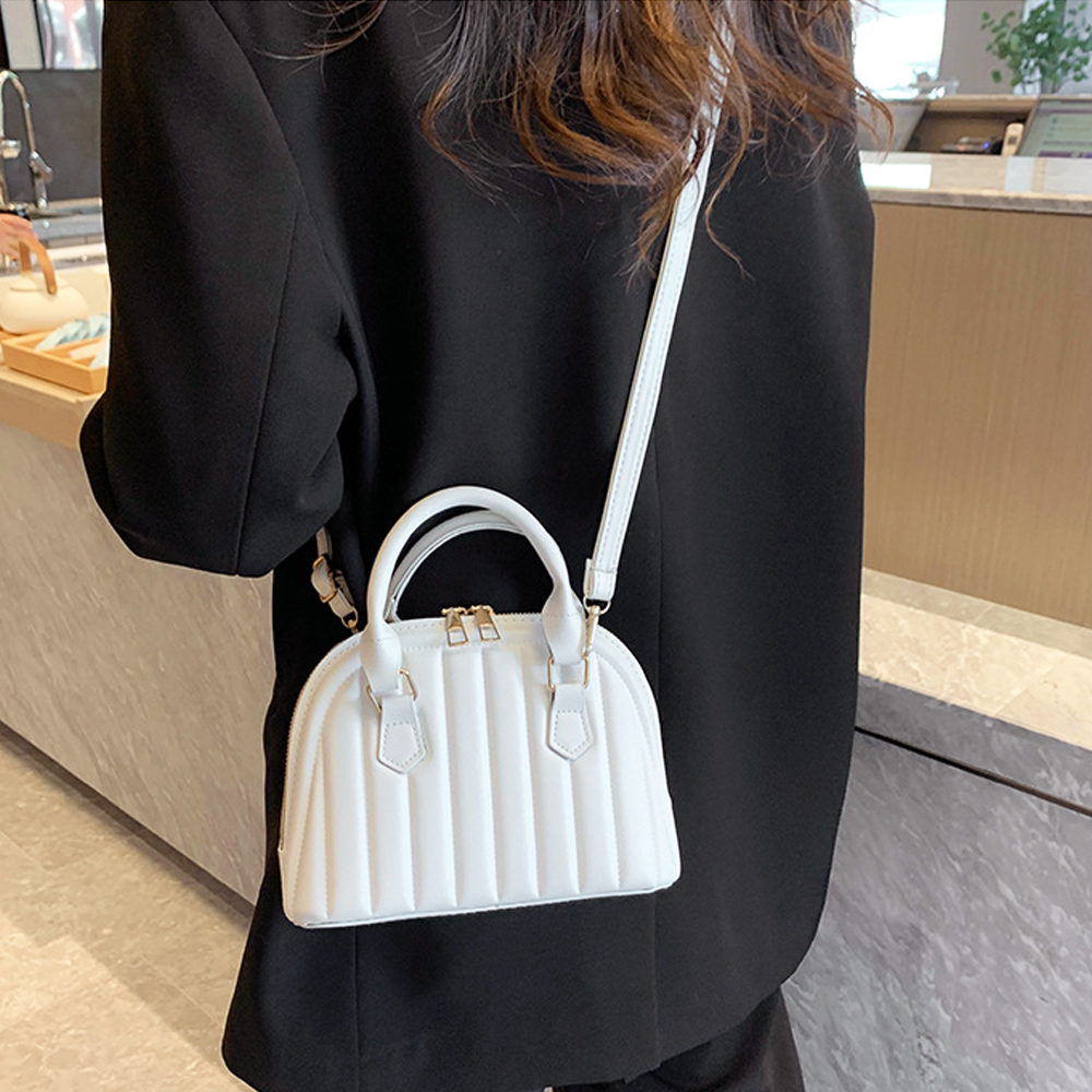 https://fulmo-img-server.com/slimshoulder/06cbb74f-d53a-4b1c-877c-d15263a2db1b.jpg