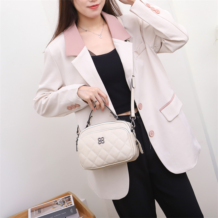 ミニ ショルダーバッグ キルティング加工コンパクトショルダーバッグ