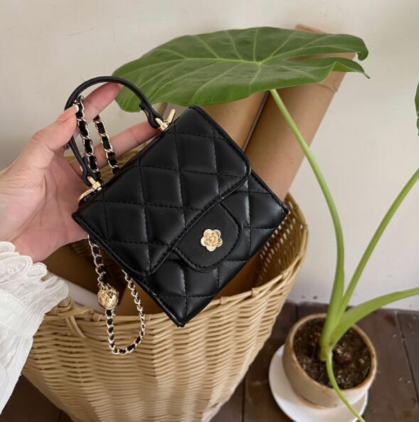 https://fulmo-img-server.com/slimshoulder/0bff1f81-9467-4021-8083-87c28f77af8e.jpg