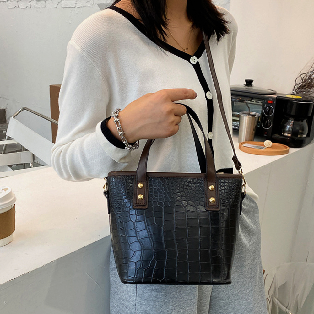 https://fulmo-img-server.com/slimshoulder/0d23de3c-5e4c-4174-970b-04012941b8a2.jpg