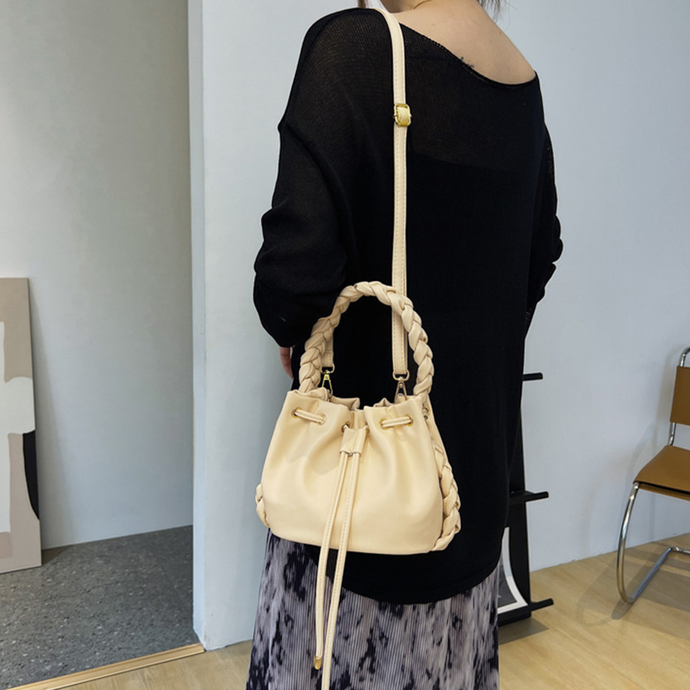 https://fulmo-img-server.com/slimshoulder/100b3cb2-b6be-499b-b993-071a4583e9c3.jpg