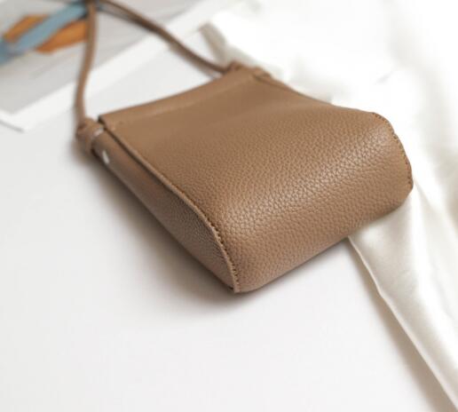 https://fulmo-img-server.com/slimshoulder/1226bf05-f26f-4bab-8a25-83474cf2625e.jpg
