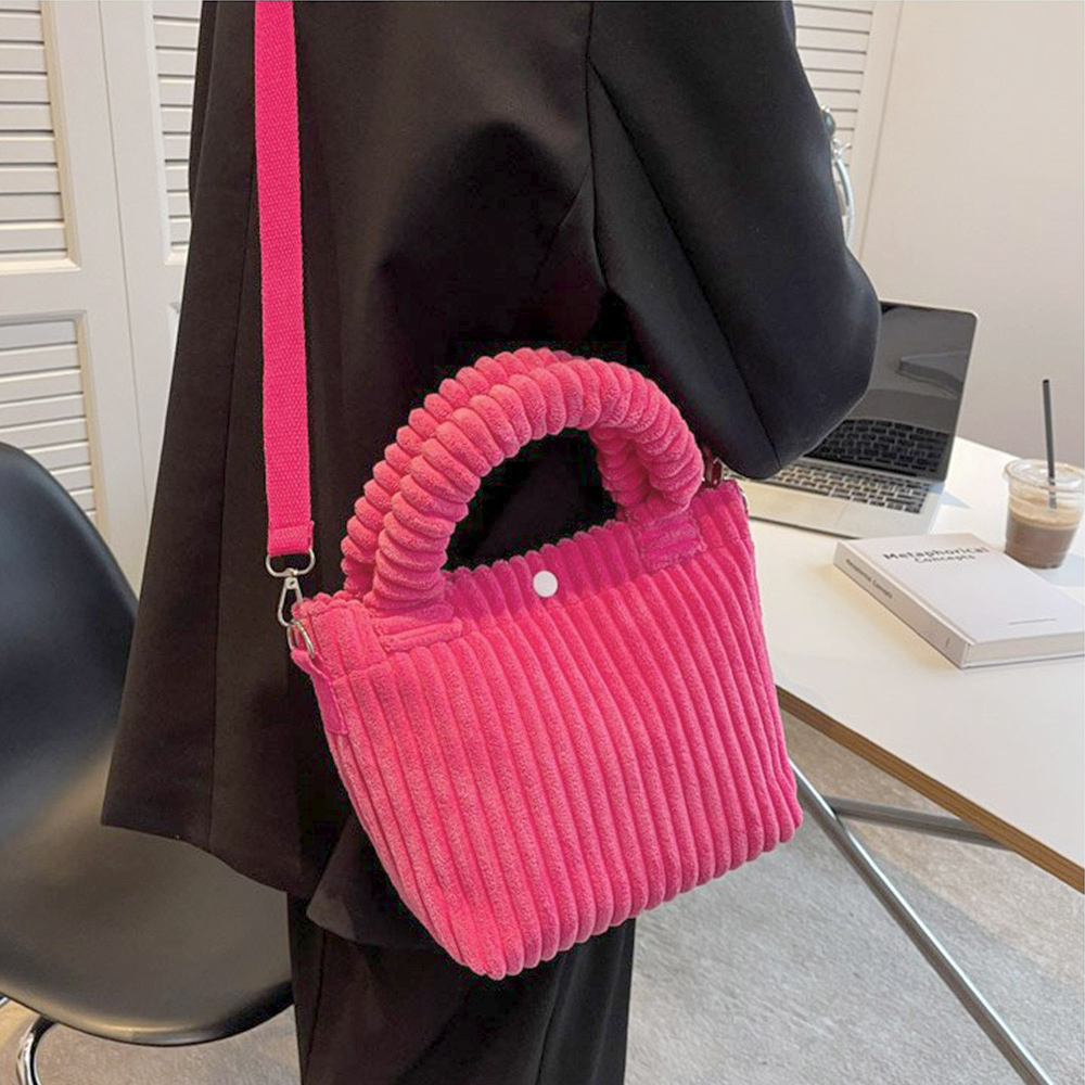 https://fulmo-img-server.com/slimshoulder/136ea816-4e0c-40cd-b8bf-dff8808b5e4b.jpg