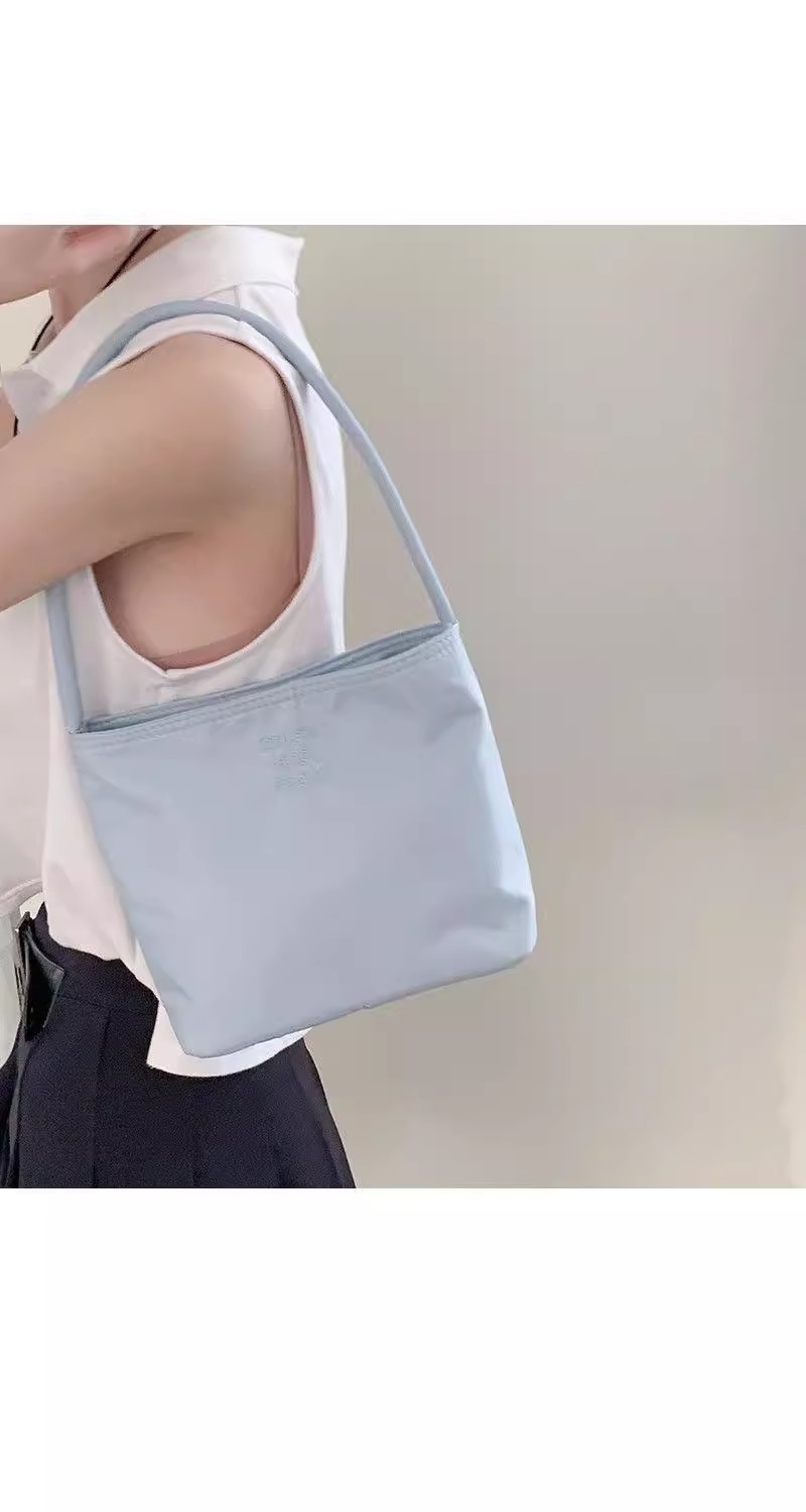 https://fulmo-img-server.com/slimshoulder/155f2958-2bf2-43b5-a1e0-e6a0dd282f50.jpg