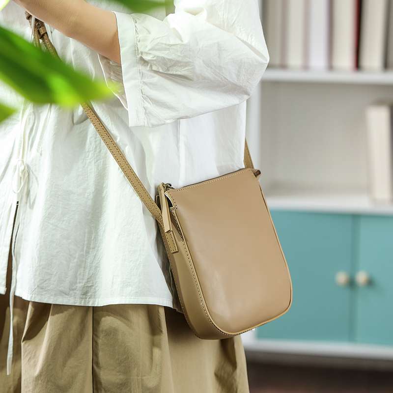 https://fulmo-img-server.com/slimshoulder/162324ed38eb4cf1aaa101a84d333a58.jepg