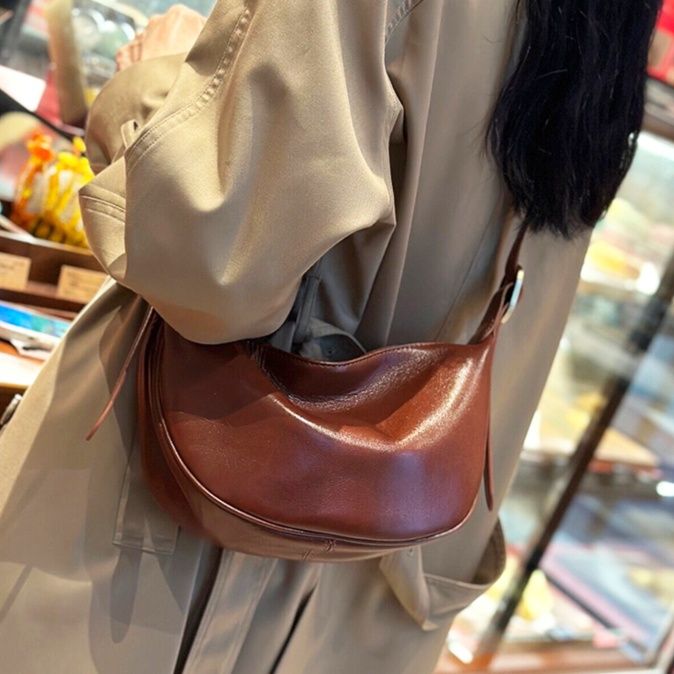 ショルダー バッグ ミニ なめらか月形ミニショルダー