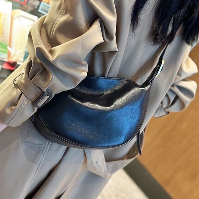 ショルダー バッグ ミニ なめらか月形ミニショルダー