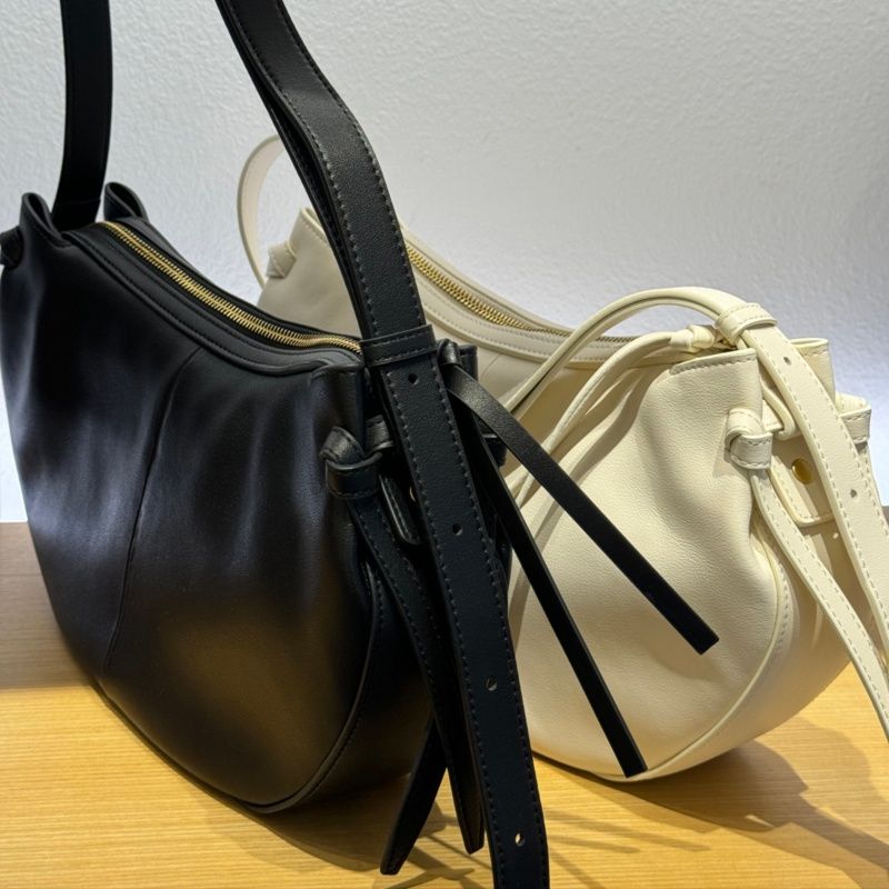 ショルダー バッグ ミニ 滑らかシルエット 半月型ショルダー
