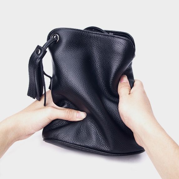 ショルダー バッグ ミニ シンプル質感タッセル付きミニポシェット