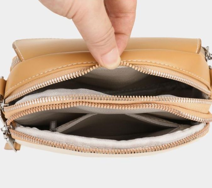ショルダー バッグ ミニ 上品な配色デザインのフラップ式ミニショルダーバッグ