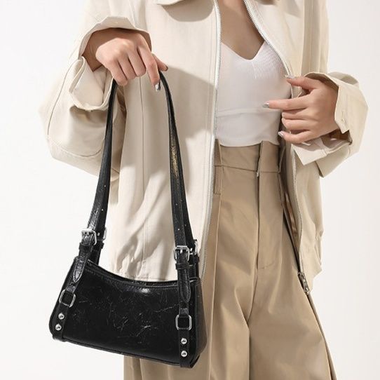 ミニ ショルダーバッグ 金属スタッズ装飾 合成皮革ミニショルダーバッグ