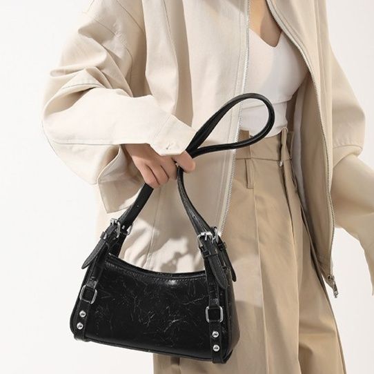 ミニ ショルダーバッグ 金属スタッズ装飾 合成皮革ミニショルダーバッグ