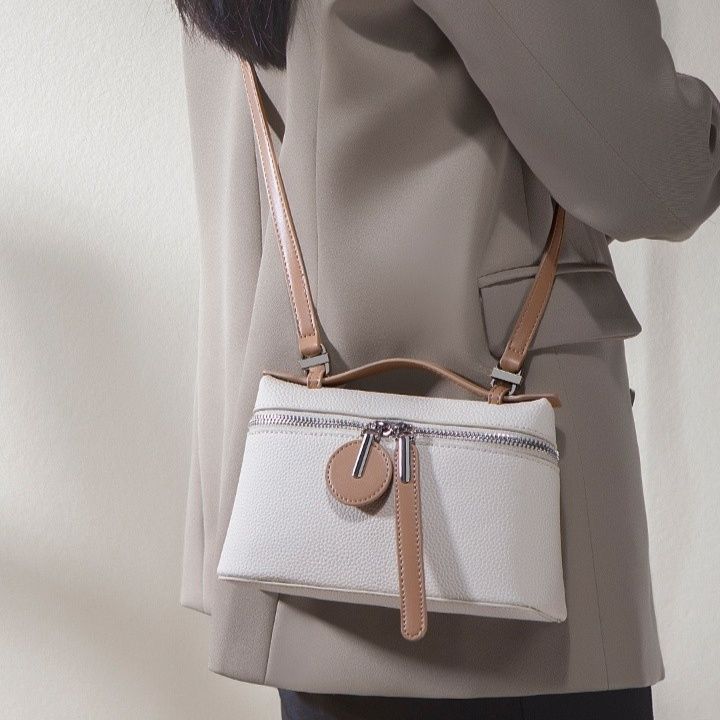 ミニ ショルダーバッグ 上品な二層式ファスナー付きミニショルダーバッグ