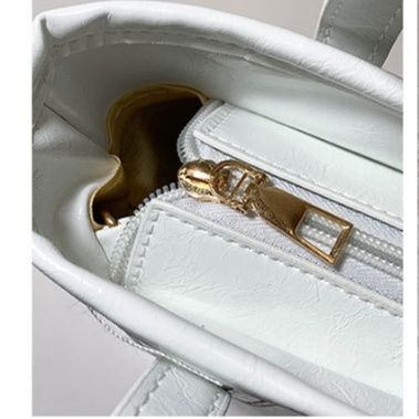 ミニ ショルダーバッグレディース  二通り 光沢合皮 韓国風 上品 鞄