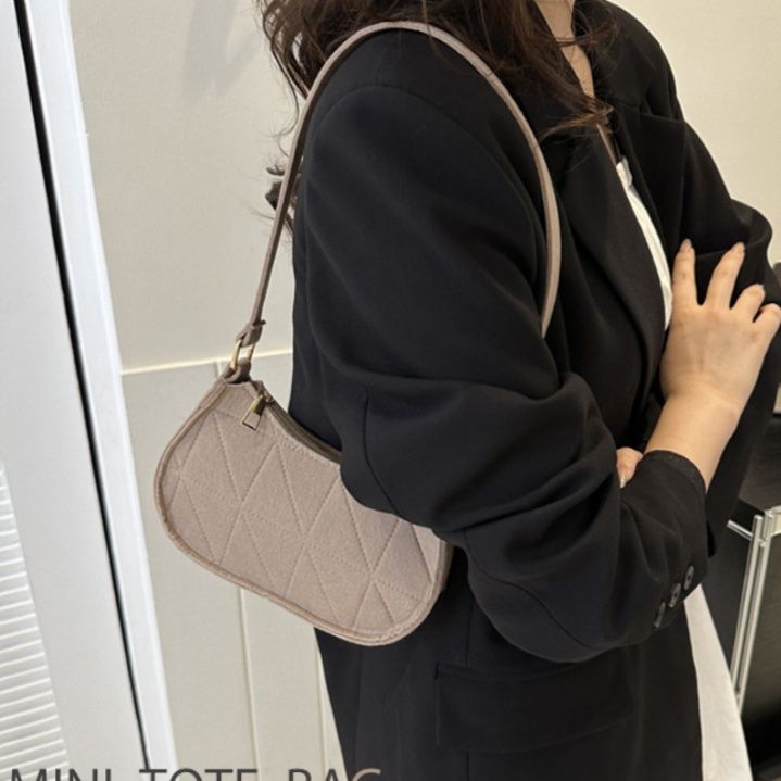 ミニ ショルダーバッグ レディース キルティング  ファスナー付きコンパクト鞄