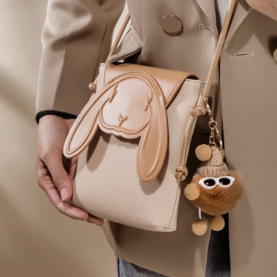 ミニ ショルダーバッグ うさぎ耳デザイン可愛いチャーム付きミニショルダーバッグ