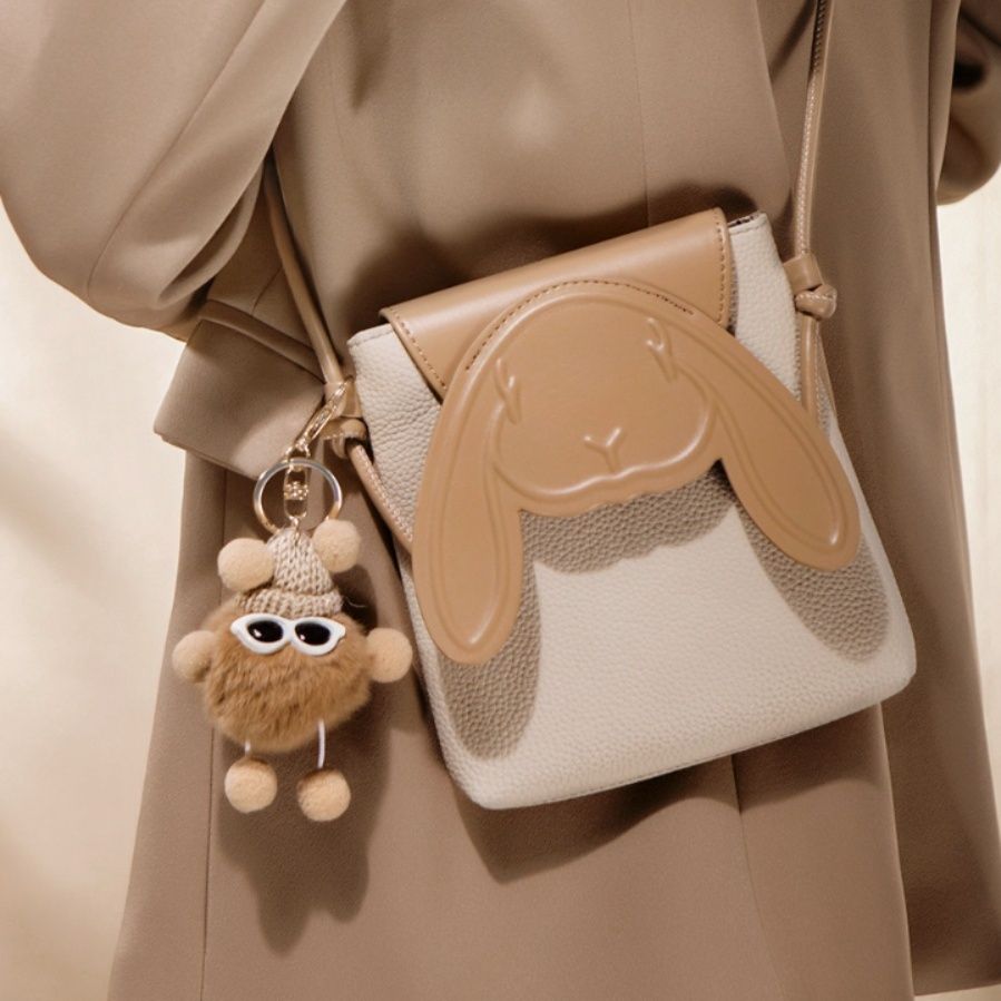 ミニ ショルダーバッグ うさぎ耳デザイン可愛いチャーム付きミニショルダーバッグ