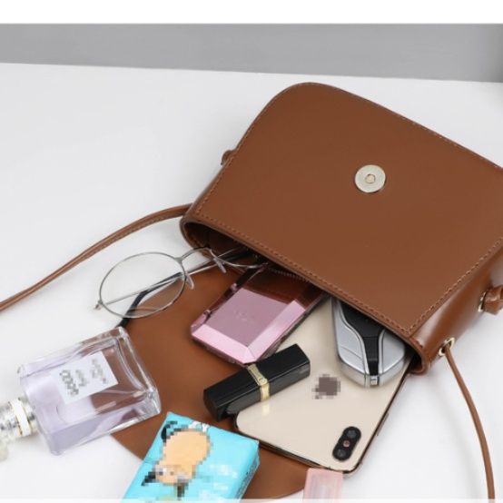 ミニ ショルダーバッグ レディース　丸みフラップ型