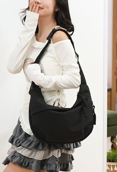 ショルダーバッグレディース編み込みストラップ三日月型