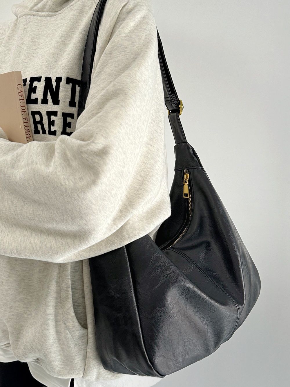 ショルダーバッグレディース柔らか合成皮革の三日月型