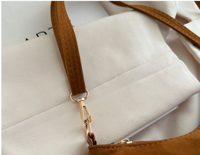 ミニ ショルダーバッグレディース揺れるフリンジ付き