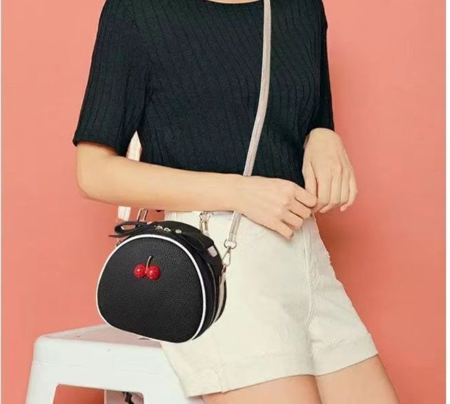 ミニショルダーバッグレディースさくらんぼモチーフ丸型