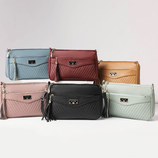 ショルダーバッグレディースタッセル付き圧花キルティング