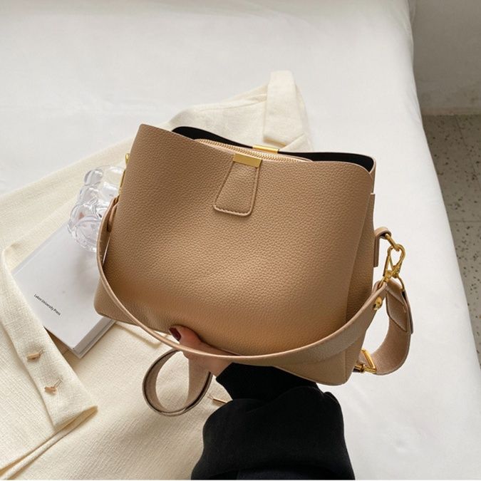 ショルダーバッグレディース上品な型押しレザー調バケツ型