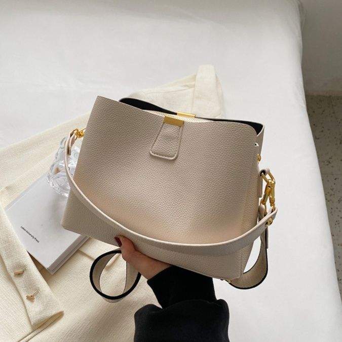 ショルダーバッグレディース上品な型押しレザー調バケツ型