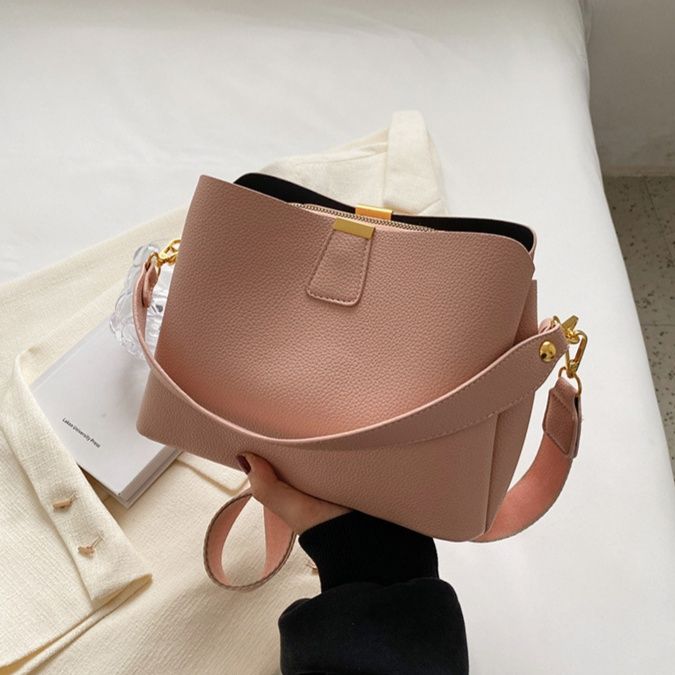 ショルダーバッグレディース上品な型押しレザー調バケツ型