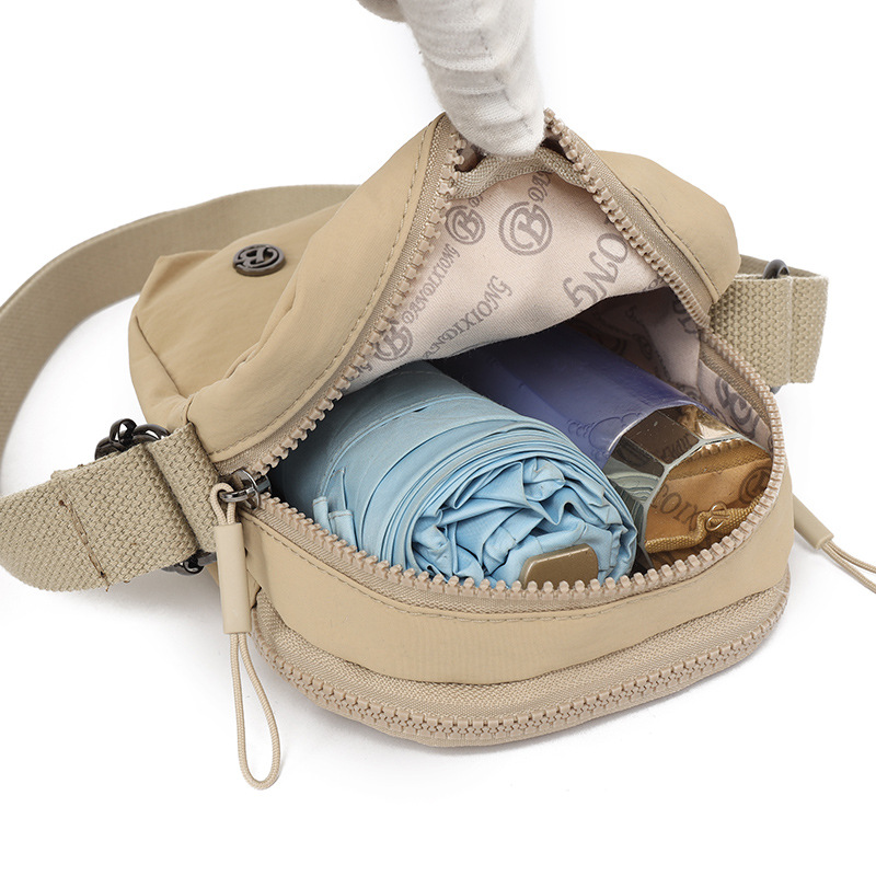 ミニ ショルダーバッグ 軽量ナイロン素材コンパクト斜め掛けバッグ