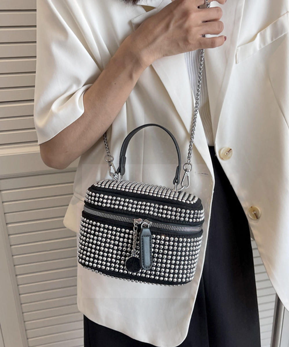 https://fulmo-img-server.com/slimshoulder/1bb05148-6bf4-46c1-be80-4529c1b925da.jpg