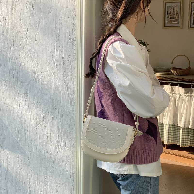 ミニ ショルダーバッグ レディース 軽量 合皮調 肩掛け きれいめ