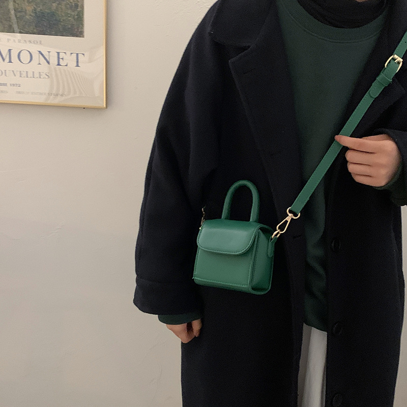 ミニ ショルダーバッグ レディース　上品フラップ式コンパクトハンドル