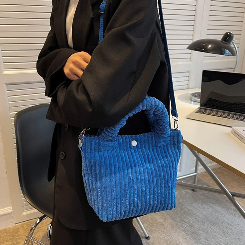 https://fulmo-img-server.com/slimshoulder/273157dd-18db-4ef6-93d9-94dd9489f003.jpg