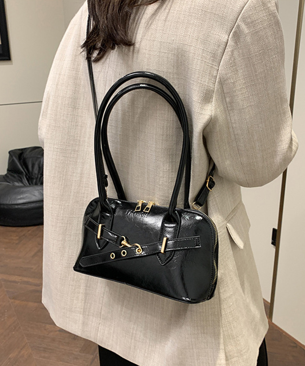 https://fulmo-img-server.com/slimshoulder/317d14df-cb6a-46a7-b797-74fd7dd041e2.jpg