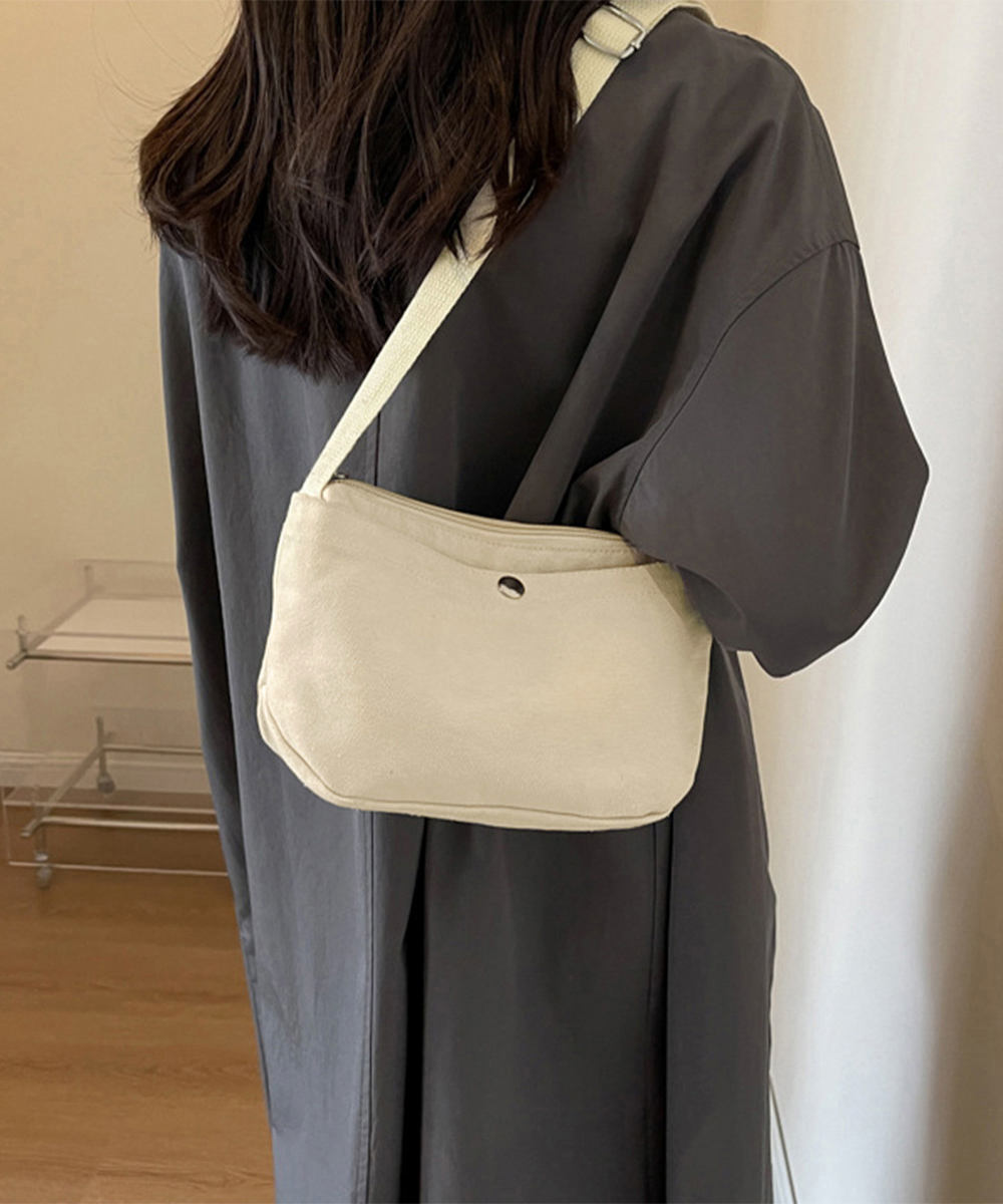 https://fulmo-img-server.com/slimshoulder/3a346165-5a49-43ef-839b-724658b22b50.jpg