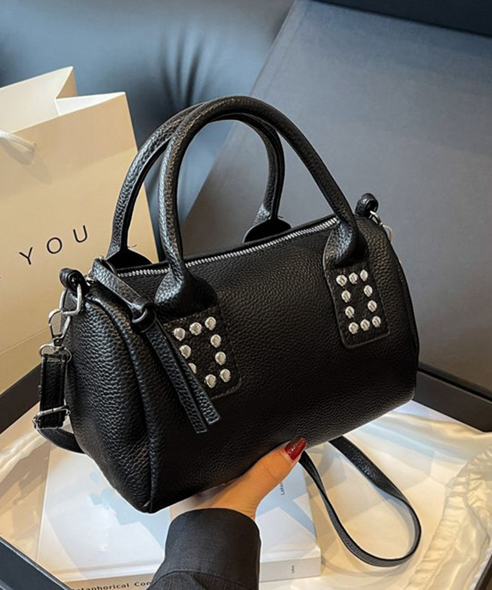 https://fulmo-img-server.com/slimshoulder/3ee33a8e-4a1a-46bc-a8a1-b16456e7cc65.jpg